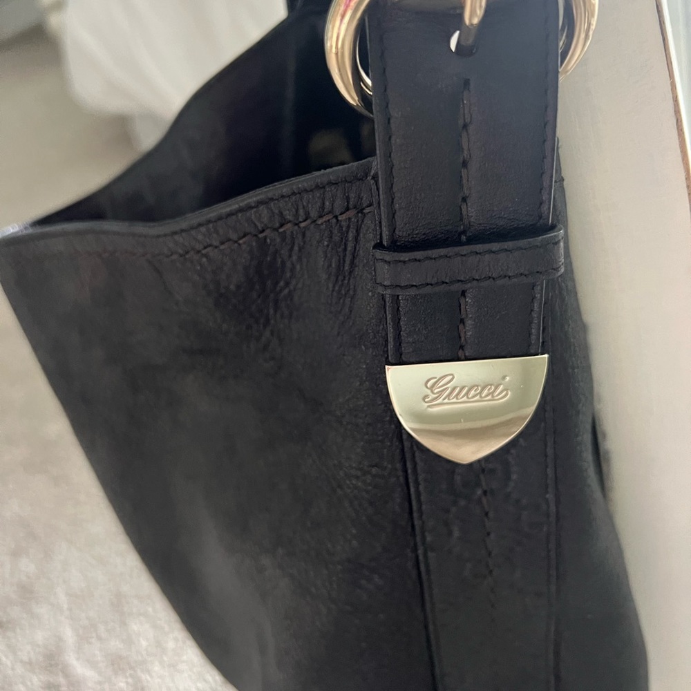 Authentic Gucci bag with Gucci duster